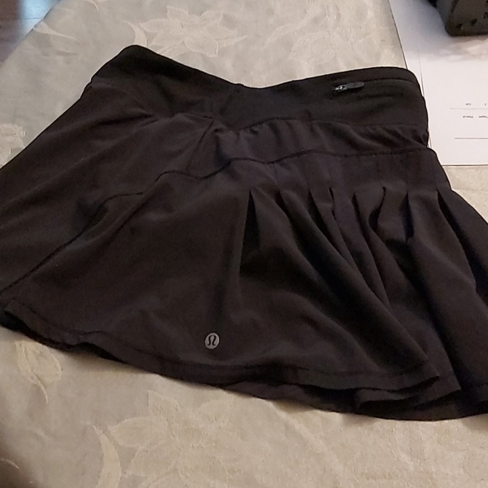 Lulu skort